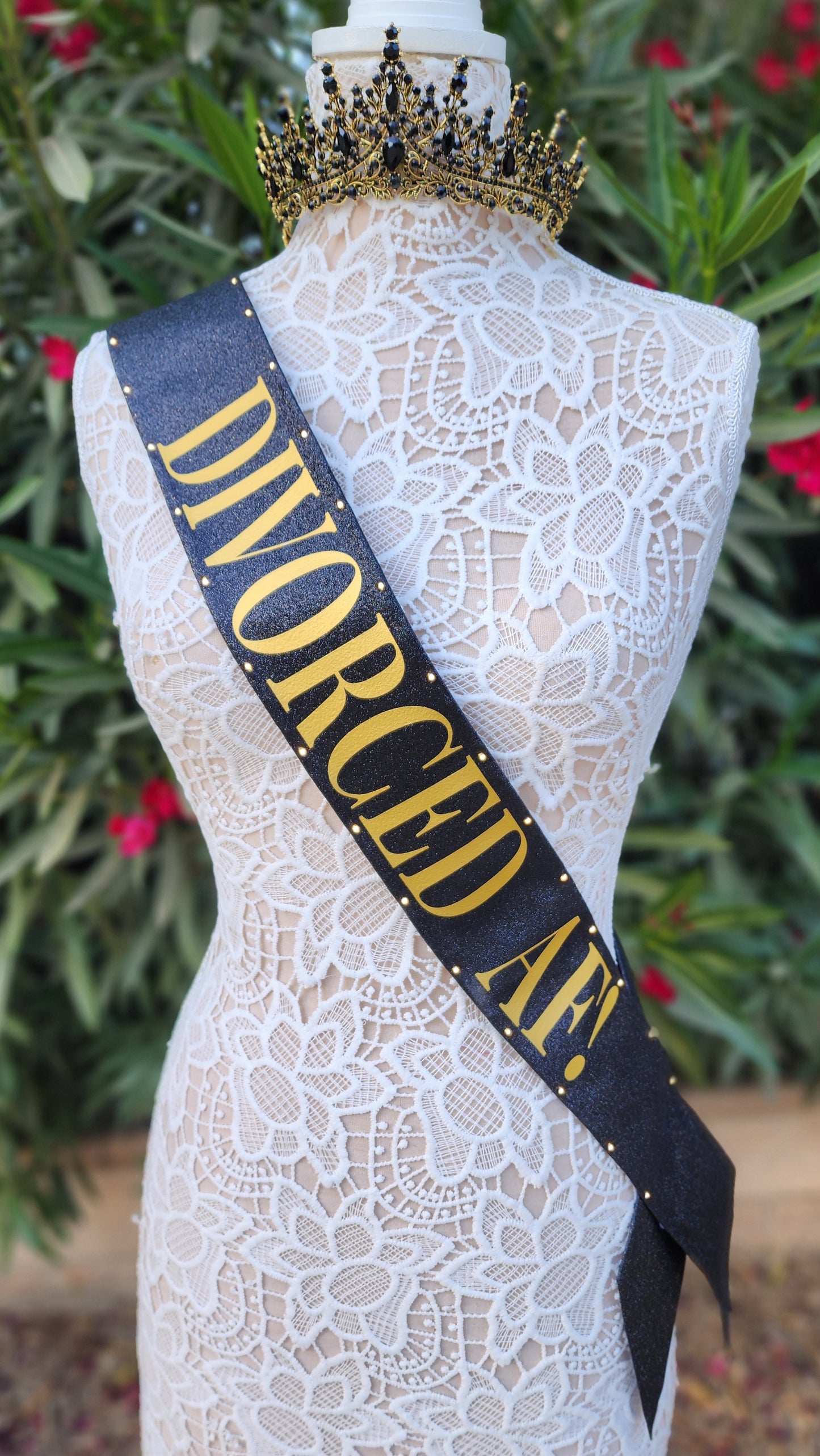 "DIVORCED AF" Light-Up Sash | Light Up Birthday Celebration LED Party Accessory